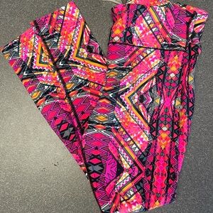 Lorna Jane new with tag leggings in geometrical